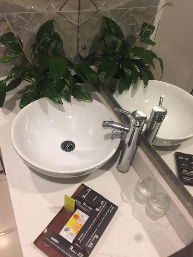 Hotel Royal Van Lung Ngoại thất bức ảnh